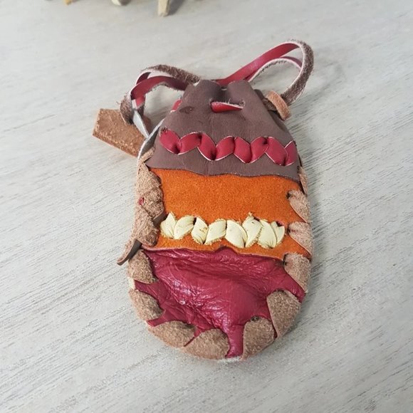 Vintage Leather Fringed Inuit Medicine Bag Set of 2 Bohemian Crossbody Bag - Picture 8 of 11